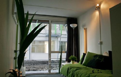 英國(guó)用集裝箱建廉價(jià)房幫助無(wú)家可歸者 集裝箱房項(xiàng)目在荷蘭已獲成功