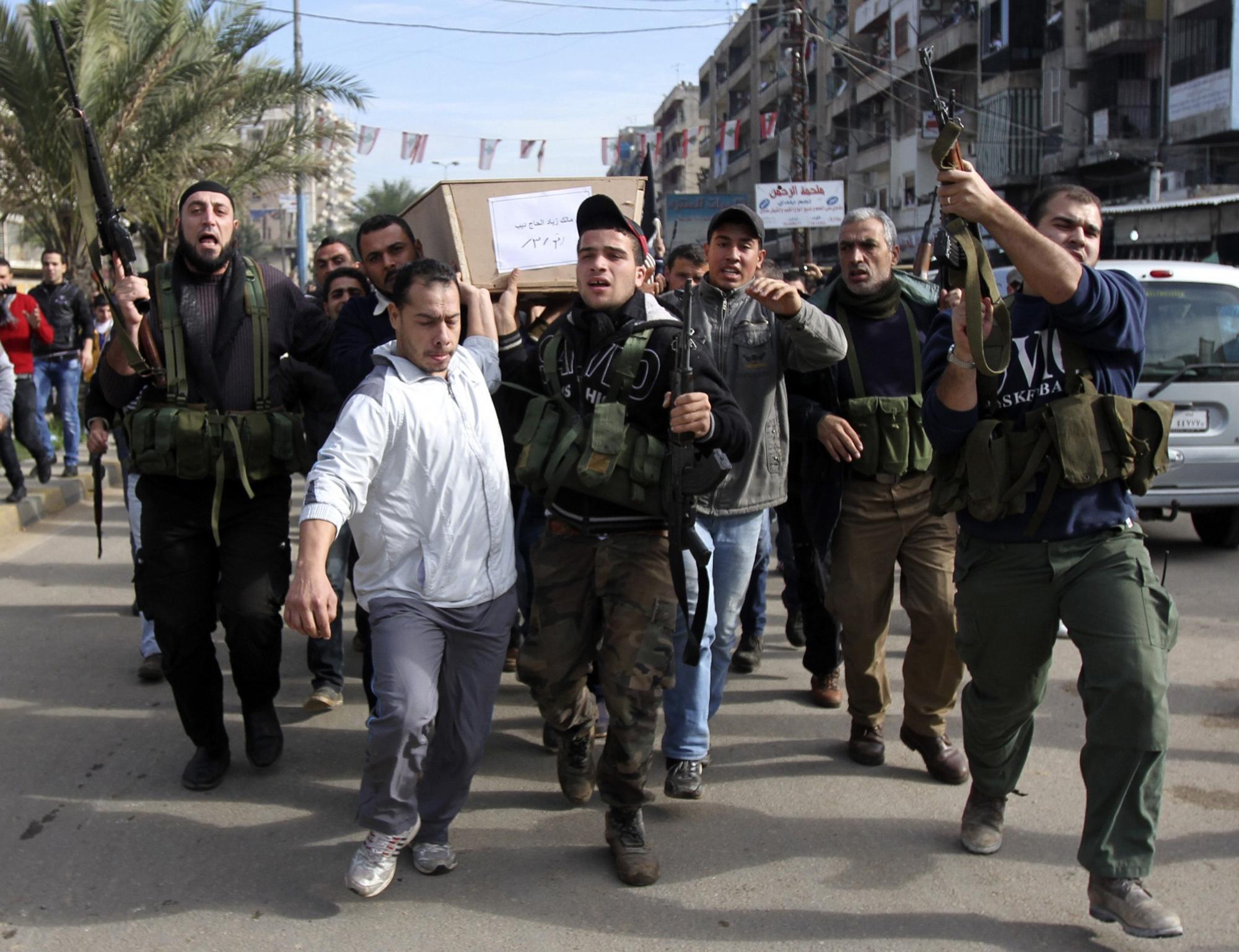 敘利亞9名司法官員集體倒戈 反對(duì)派被指欲動(dòng)用化學(xué)武器