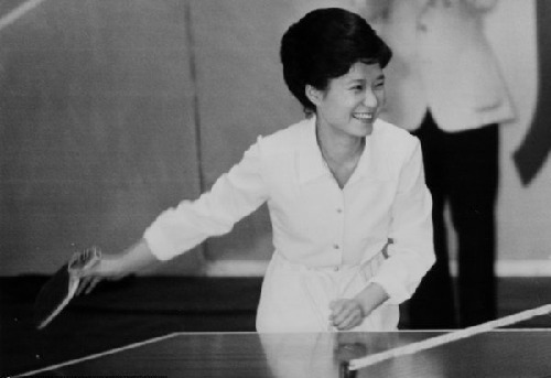 樸槿惠上演“公主復(fù)仇記”從恬靜少女到韓國(guó)女總統(tǒng)