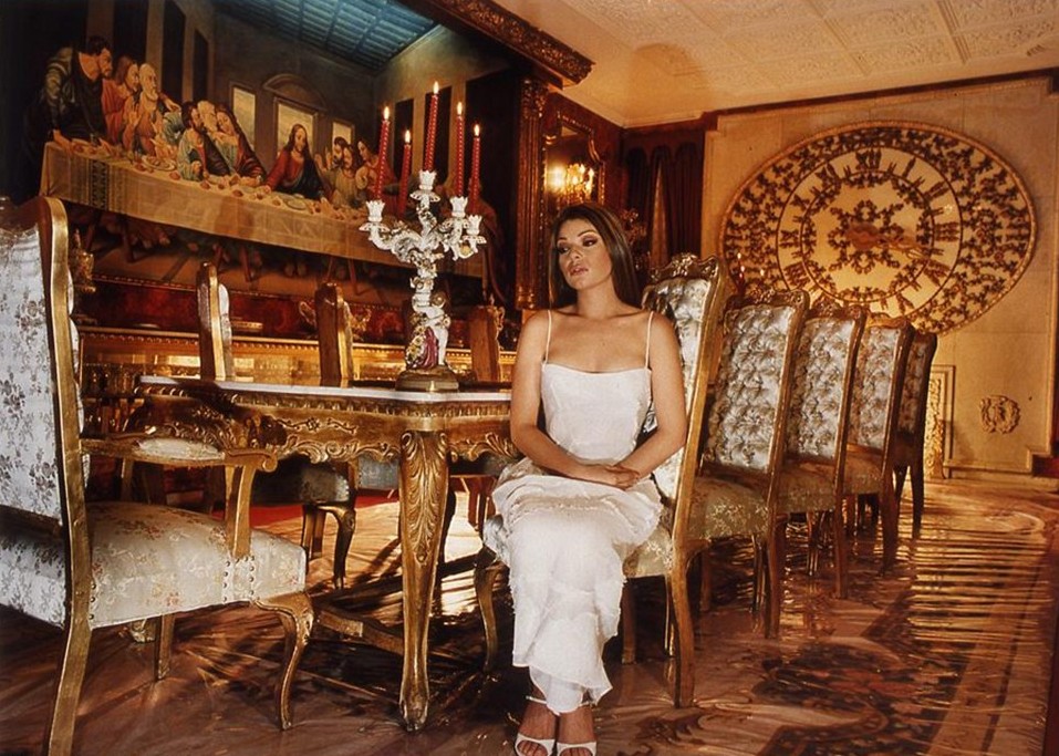 獅豹當(dāng)寵物、名畫做裝飾 揭秘墨西哥名媛“炫富生活”