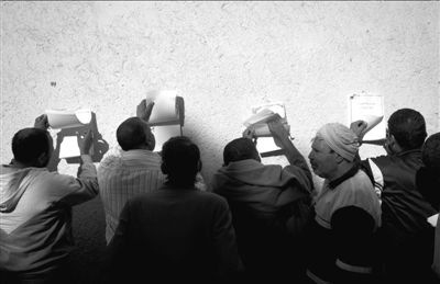 埃及新憲法草案公投通過(guò) 反對(duì)派稱公投存舞弊