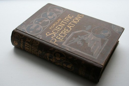 19世紀(jì)英國詭異發(fā)明:縫紉機(jī)由小狗驅(qū)動(dòng)