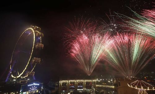 悉尼炫彩焰火、時代廣場倒計時 世界各地喜迎新年