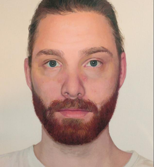 瑞典藝術(shù)家超逼真自畫像當(dāng)照片 以假亂真通過駕照審查