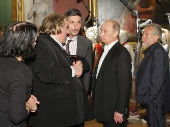 法國明星受到俄總統(tǒng)普京接見 已拿到俄護(hù)照(圖)