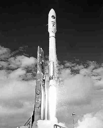 外媒:美軍X-37B要偷窺“天宮一號”？