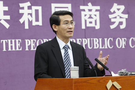 商務(wù)部:外貿(mào)增速來之不易 今年力爭與GDP同步增長