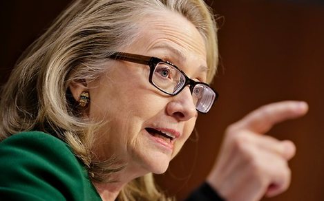 希拉里稱對(duì)班加西領(lǐng)館遇襲負(fù)責(zé) 警告有更多安全威脅