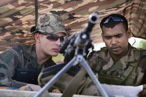 法轟炸馬里北部武裝分子大本營 推進(jìn)至北部重鎮(zhèn)