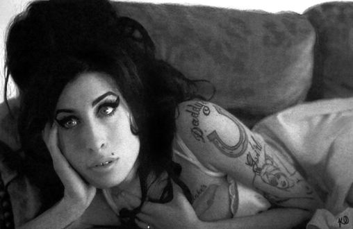 戴妃、蕾哈娜、碧昂斯 栩栩如生的明星鉛筆畫