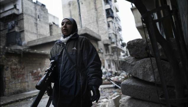 子女命喪政府軍空襲 敘利亞前女教師變身狙擊手復(fù)仇