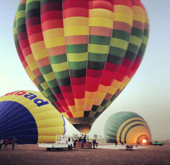 埃及發(fā)生熱氣球墜毀事故 19名外國游客遇難包括9名香港人