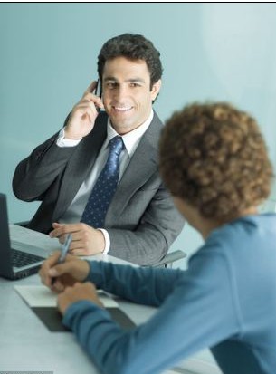 英金領(lǐng)男士自認(rèn)“奶嘴男” 重大決定先找媽媽