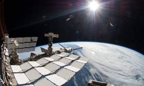 丁肇中團(tuán)隊(duì)發(fā)現(xiàn)罕見(jiàn)電子 或能首次證明暗物質(zhì)存在