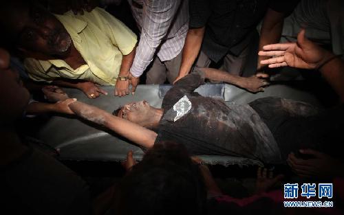 印度違章樓房坍塌致72死70傷 或已無生還者