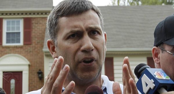 嫌犯父母堅(jiān)稱兒子無(wú)辜 伯父稱其罪有應(yīng)得