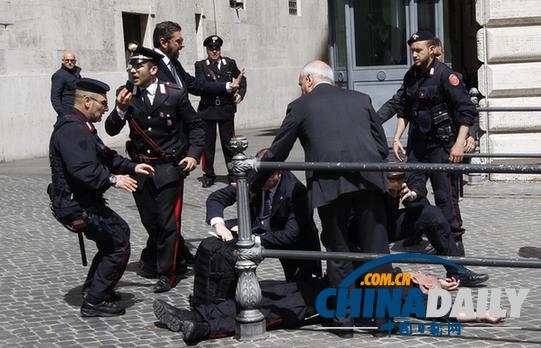 意大利總理府廣場發(fā)生槍擊事件 3人受傷