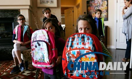 防彈用品走俏校園 美國人自主應(yīng)對(duì)控槍法案受阻