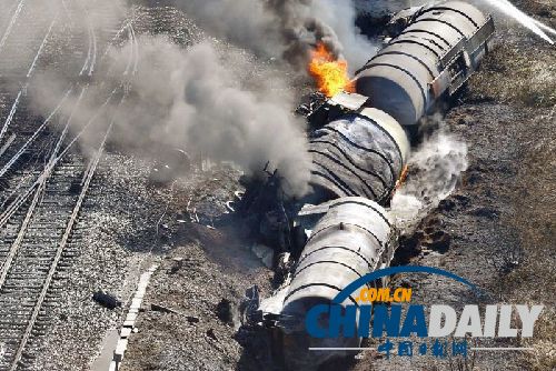 比利時(shí)載劇毒化學(xué)品火車脫軌起火 居民緊急疏散