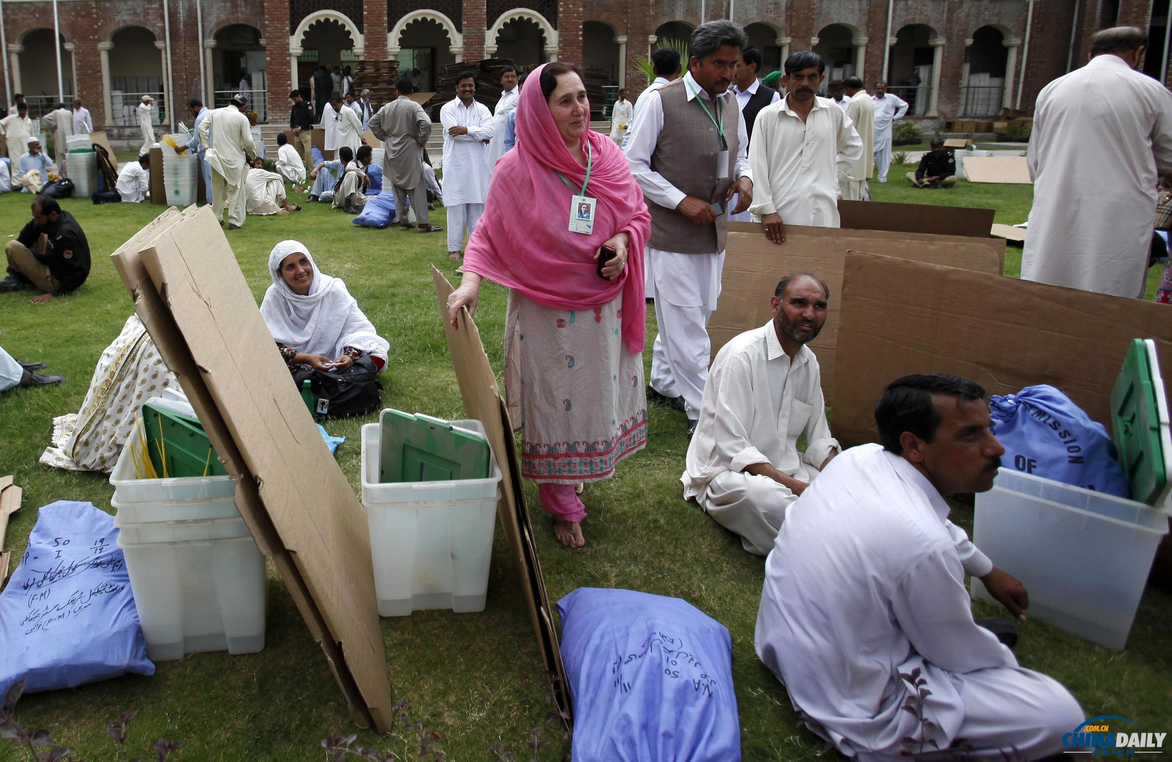 軍警護(hù)航巴大選仍發(fā)生恐怖襲擊 謝里夫或再任總理