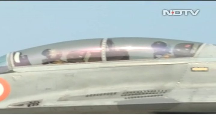 印度海軍米格-29KUB艦載戰(zhàn)機(jī)服役現(xiàn)場(chǎng)圖曝光