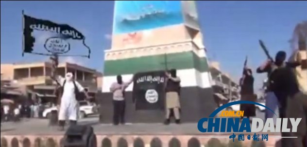 美國(guó)土耳其領(lǐng)導(dǎo)人敦促阿薩德下臺(tái) 3名敘男子遭武裝分子公開槍決