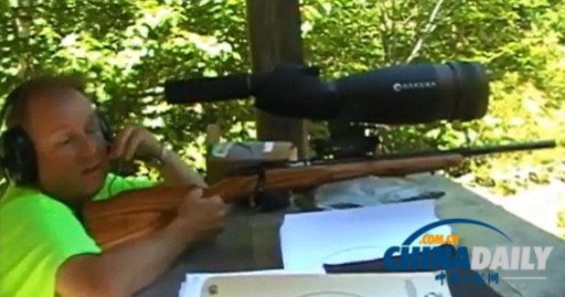 僅憑聲音可擊中80%目標(biāo) 美國(guó)盲人神槍手受追捧