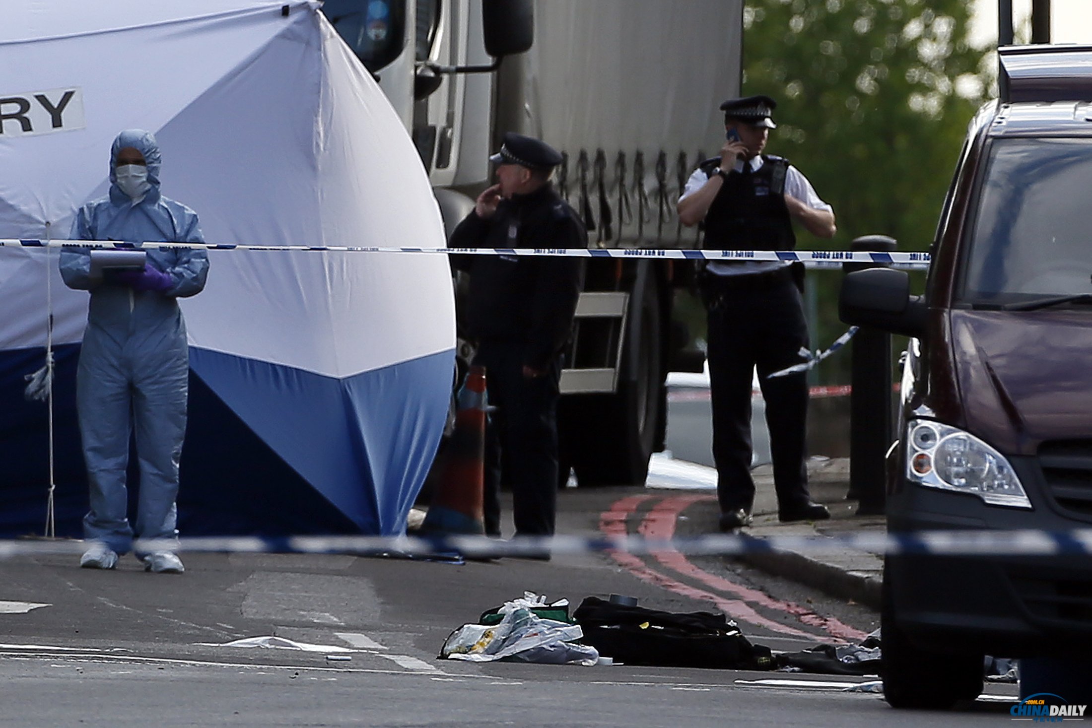 倫敦街頭發(fā)生野蠻兇殺事件 卡梅倫稱不屈服于恐怖分子