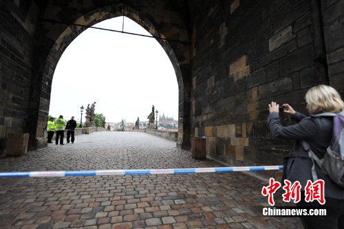 捷克洪災(zāi)8人喪生 首都平安度過洪峰