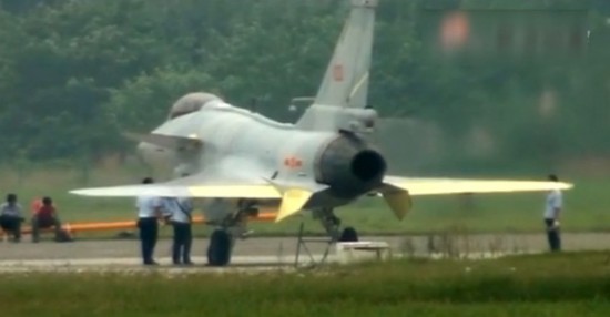 組圖:實拍多架殲-10出廠前震撼試飛