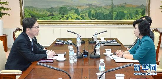 韓朝代表在三八線握手 同意下周舉行部長(zhǎng)級(jí)會(huì)議