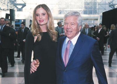 俄總統(tǒng)發(fā)言人否認(rèn)普京“偷”戒指 稱系贈(zèng)送