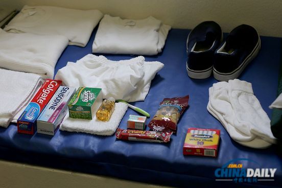 關(guān)塔那摩監(jiān)獄內(nèi)部照罕見(jiàn)曝光 強(qiáng)制喂食椅陰森恐怖