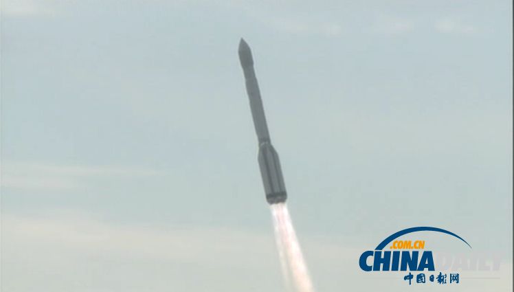 慘烈！實拍俄羅斯質(zhì)子M運載火箭升空后失控爆炸