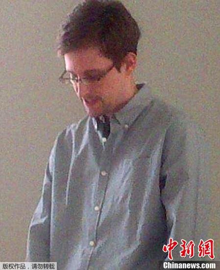 斯諾登聲明全文:美國試圖拿我“殺雞儆猴”