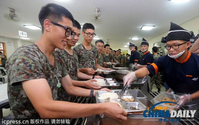 美味大補(bǔ)超幸福！韓國陸軍訓(xùn)練食譜加入鮑魚參雞湯