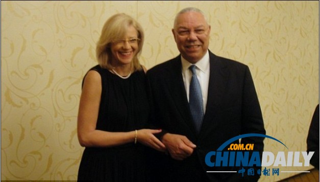 鮑威爾否認(rèn)與羅馬尼亞美女官員有婚外情 稱只是朋友