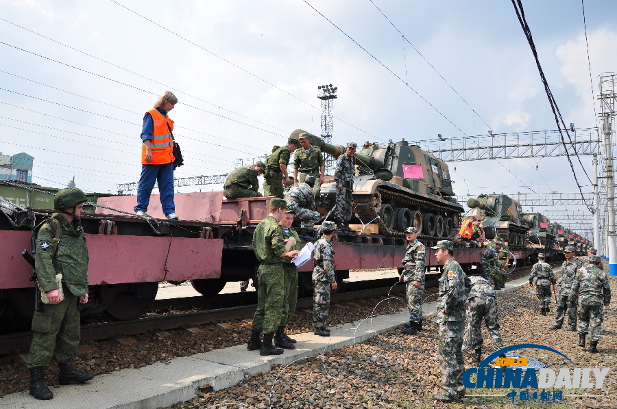 組圖：“和平使命－2013”中俄聯(lián)演野營村舉行開營儀式
