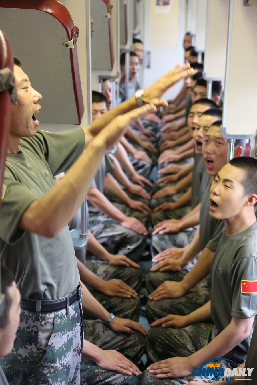 組圖：“和平使命－2013”中俄聯(lián)演野營(yíng)村舉行開營(yíng)儀式