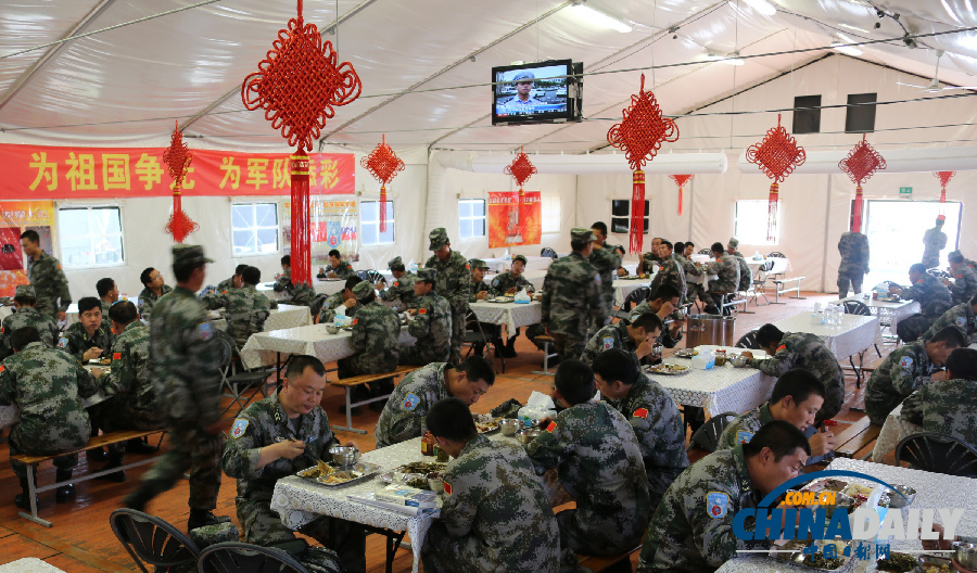 野營村開營后第一天 記者探訪中方野營村