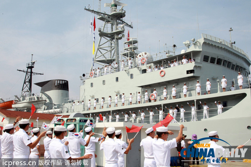 中國海軍“鄭和”號(hào)訓(xùn)練艦到訪韓國（高清組圖）