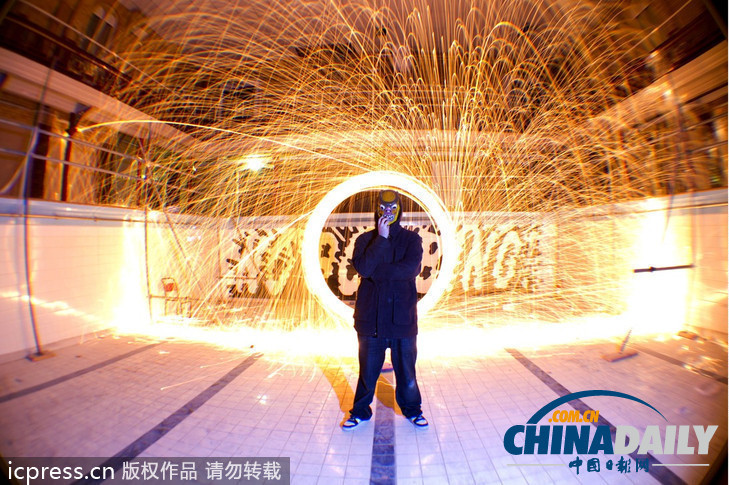 沉浸夢(mèng)幻光影世界 英國(guó)廢棄建筑獲新生