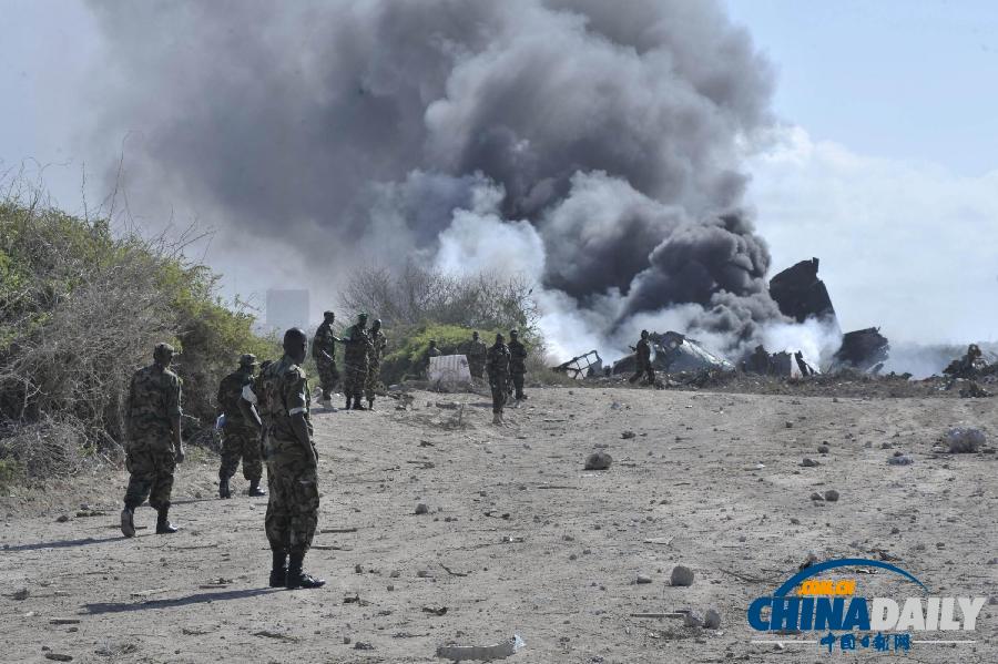 外軍機(jī)在索馬里首都機(jī)場(chǎng)起火燒毀 至少4人死亡（圖）