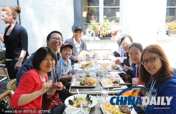 華人出境游文明意識增強 展現(xiàn)中國“軟實力”（圖）