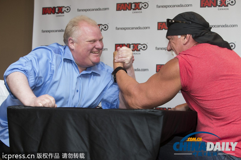 腕力大戰(zhàn) 加拿大胖市長扳倒美國摔跤天王(組圖)