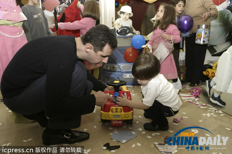 敘利亞總統(tǒng)溫馨家庭生活實(shí)錄 和樂(lè)融融羨煞旁人