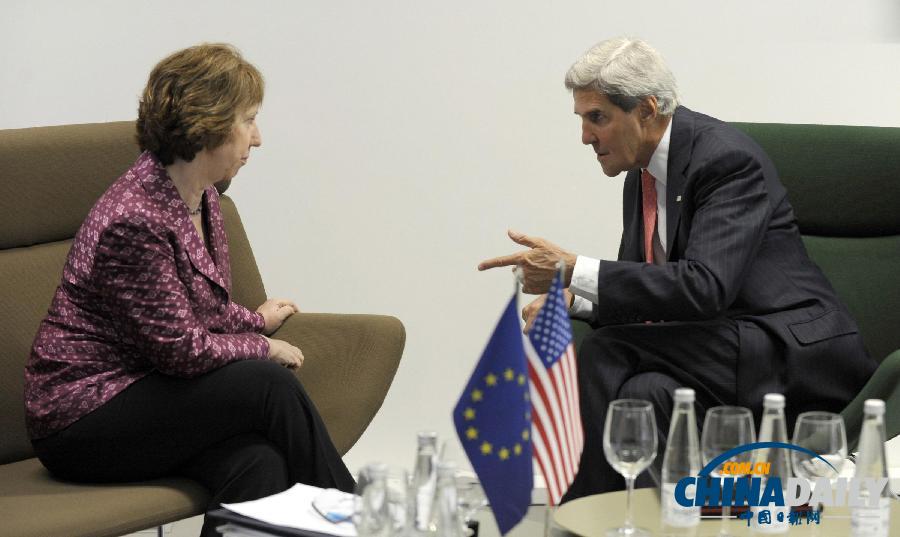 克里參加歐盟外長非正式會議 與阿什頓“貼面吻”超親熱