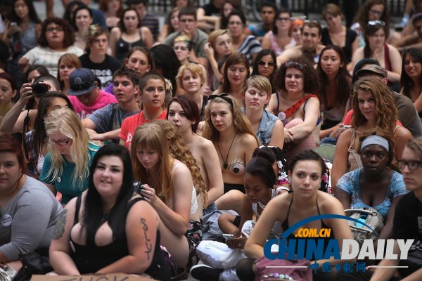 芝加哥:“蕩婦游行”呼吁反對性侵犯罪