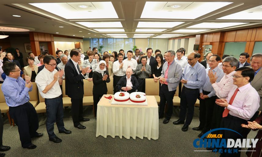 新加坡前總理李光耀90歲大壽 議員為其舉行慶祝會