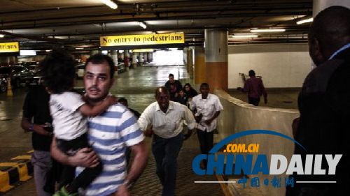 肯尼亞首都商場(chǎng)交火事件襲擊者仍挾持多名人質(zhì)